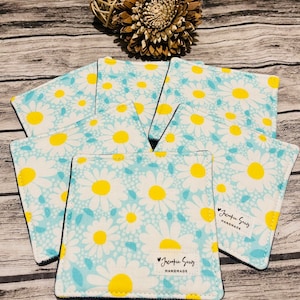 Daisies quilted fabric coasters, set of 6 mug rugs , quilted coasters, handmade gifts