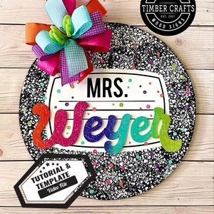 Teacher Door Hanger Tutorial, Door Hanger Template, Door Hanger Tutorial, Teacher Door Hanger, Door Hanger, Teacher Gift, Teacher Gift Idea