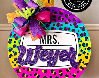 Teacher Door Hanger, Timber Crafts, Timber Crafts Gal, Timber Craft, Door Hanger, Back To School, Teacher Back To School, Teacher Gift