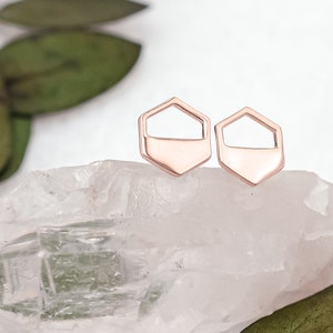 Rose gold hexagon cutout earrings, minimalist earrings, geometric earrings, everyday stud earring gifts, jewelry birthday gift for her