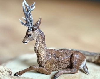 Roe deer sculpture made of clay, realistic animal figurine, miniature brown deer, decorative item, beautiful SuperSculpey handmade artwork