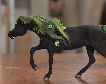 Kelpie horse realistic felted figurine, fantasy black sculpture, magical creature, algae green mane, lake monster with fangs, water spirit