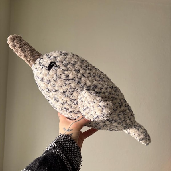 Peluche narval - Amigurumi au crochet fait main - Baleine arctique en peluche douce avec yeux cousus main