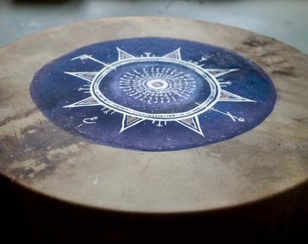 Unieke natuurlijke geitenleer sjamaantrommel geschilderd I handgemaakte beukenhouten lijst I klankhelende trommel