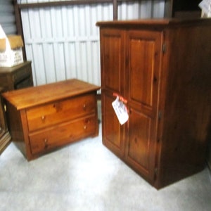 Vtg Hutch/Armoir, 2 Pieces, Solid Wood, Dk Honey Color, NO Shipping, PICK up ONLY