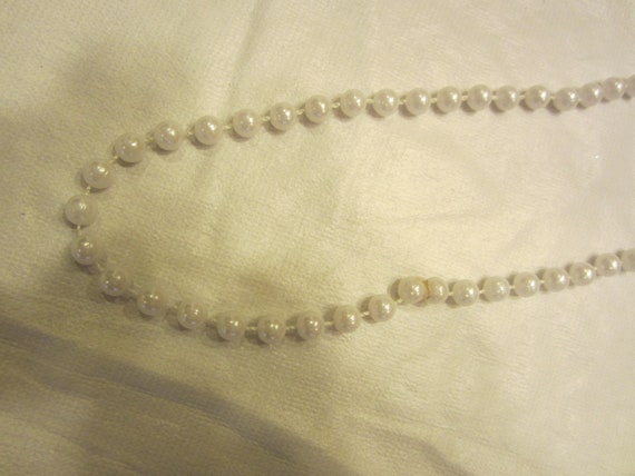 Vtg 90's Elegant Long White Faux Pearl Necklace 4… - image 3