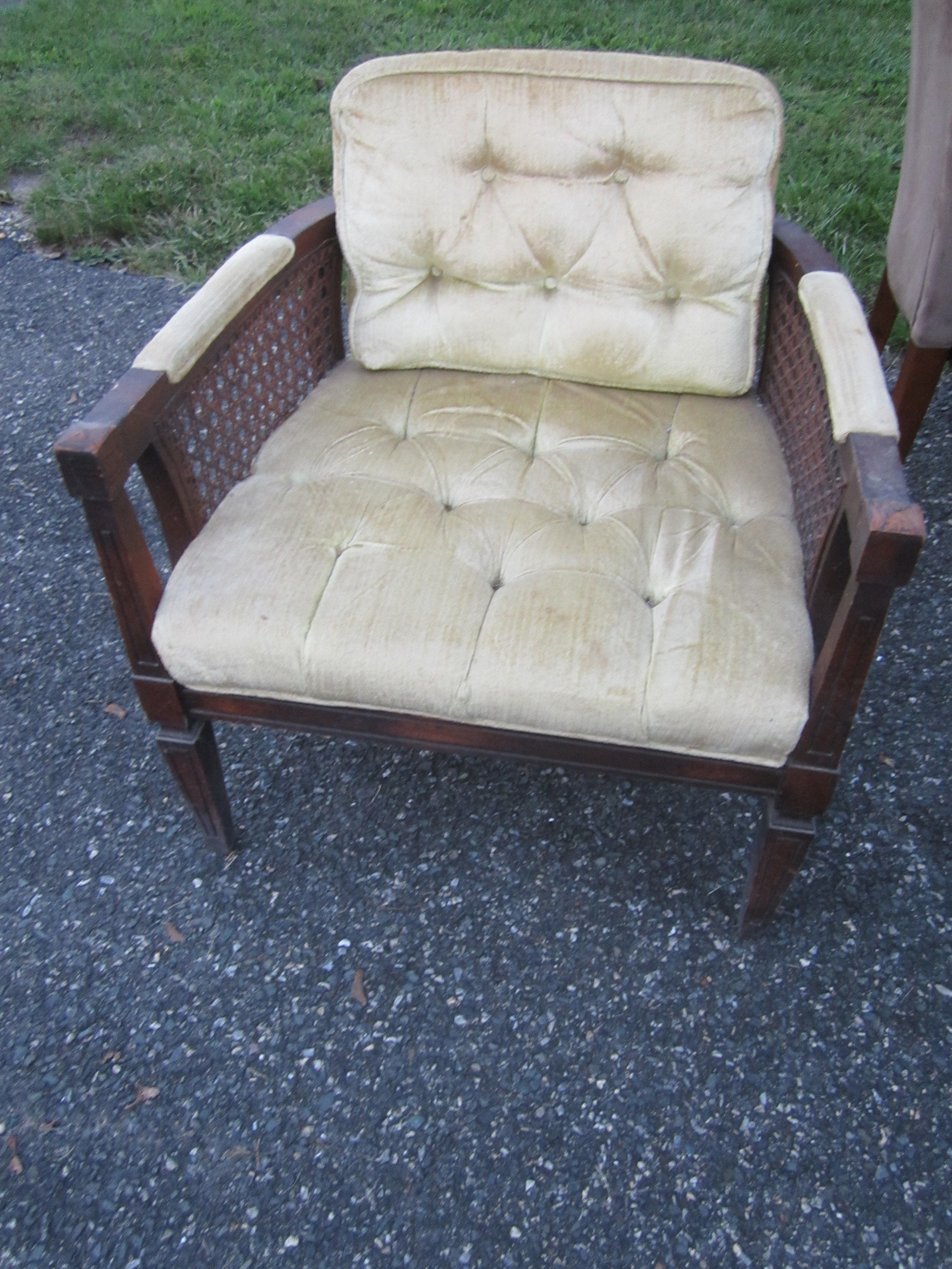 Tufted barrel chair deals