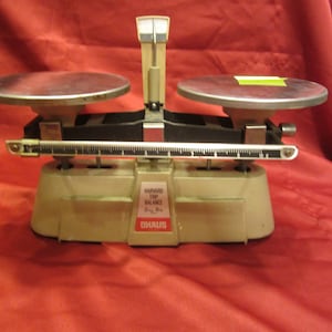 Vtg 60&#39;s OHAUS TRIP BALANCE Scale, 2Kg 5Lbs, Metal scale