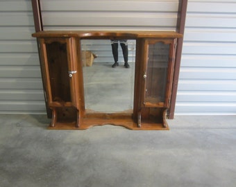 Vtg 80's Hutch Top w/Mirror & Doors, Solid Wood, Med Oak Stain, NO SHIPPING, pick up only