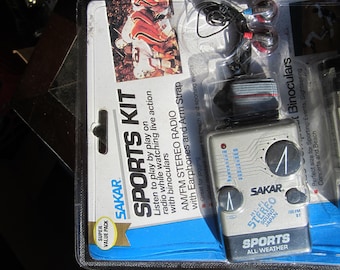 Vtg Sakar Sports Kiet, AM/FM Radio & Binoculars in Original Package