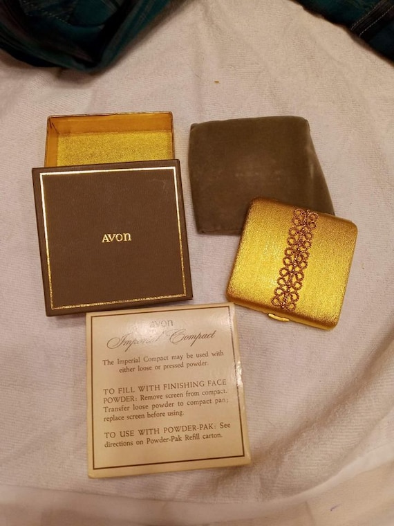 Retro 70's AVON IMPERIAL COMPACT