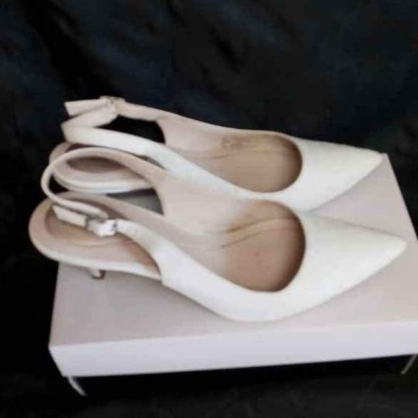 ALFANI STEP'N'FLEX Babbsy Pointed Toe Slingback Pumps 7.5 White