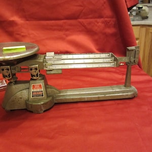 Vtg 40&#39;S OHAUS Triple Beam Balance Scale, All Metal