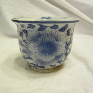 Vtg Chinese Blue & White Jardiniere Flower Pot, Hand Painted