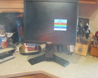 Dell Monitor 17&#39;&#39;, 1708FPb With Stand