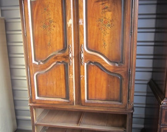 Vtg DREXEL Heritage Brittany, Large Armoire w/Floral Motif,  NO Shipping/pick up only