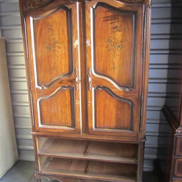 Vtg DREXEL Heritage Brittany, Large Armoire w/Floral Motif,  NO Shipping/pick up only