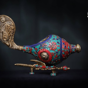 Mosiężny Shankh ze stojakiem, Kamienny Shankh, Mosiężna muszla ze stojakiem, Hinduistyczny symbol czystości, Shankh do świątyni, pudży, biura, prezent.