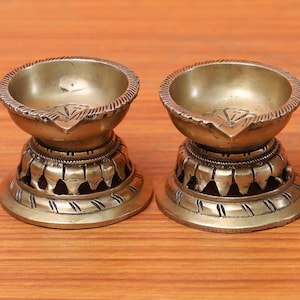 Messing Lotus Diya, 6 CM olielamp, olie Wick, messing Deepak, Diya voor tempel, Pooja Diya, messing olielamp voor geschenken, Pooja, tempel, kantoor, decor