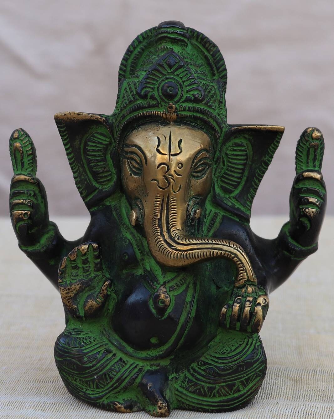 真鍮製ガネーシャ像：幸運の神象、4インチの置物 - Etsy 日本