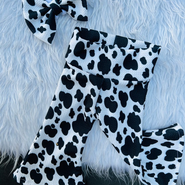 2 pièces Pantalon évasé à imprimé vache bébé fille tenue/bébé bébé vache taches pantalons/jogging/Leggings/bottomtomtoms/vache imprimé thème anniversaire/anniversaire à la ferme