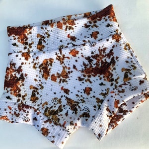 Baby Girl Western Cowhide Bummie/Western Baby Girl Bummies/Cow Print Bummies/Cowhide Bummie/Boy/Girl Shorts/Shorties/Diaper Cover/Bloomers