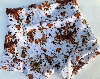Spodenki bummie niemowlęce ze skóry krowiej: otulacz na pieluchę w stylu western cowgirl