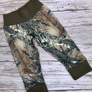 Girls/kids Black and Gray Camo Printed Leggings for Riot Grrrls