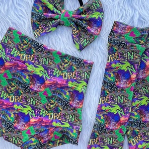 3 Pc Mardi Gras Baby Girl Outfit/New Orleans Mardi Gras/Fleur De Lis Baby/Mardi Gras/Baby Bummie,Socks and Bow Outfit/Mardi Gras Parade/Prop
