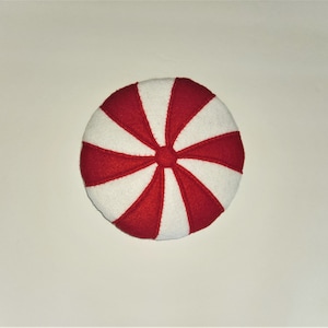 Red/White Peppermint Candy Floral Center