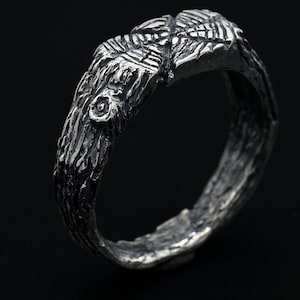 Aliança de Prata Masculina com Textura Única de Casca de Árvore | Aliança de Casamento Rústica | Design de Floresta Inspirado na Natureza | Anel de Promessa para Ele
