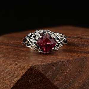 Förlovningsring med fyrkantig rubinträdbark och vinrankor, silverring med rosa sten, naturinspirerad kvistring, present till henne