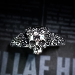 Anillo Calavera con Rosas - Anillos de Plata de Ley - Joyería Exclusiva Hecha a Mano