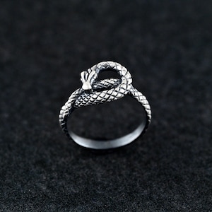 Sterling Silver Snake Ring, Serpent Jewelry, Handmade Gothic Ring, Vintage Snake Band, Reptile-Inspired Statement Ring for Men and Women
