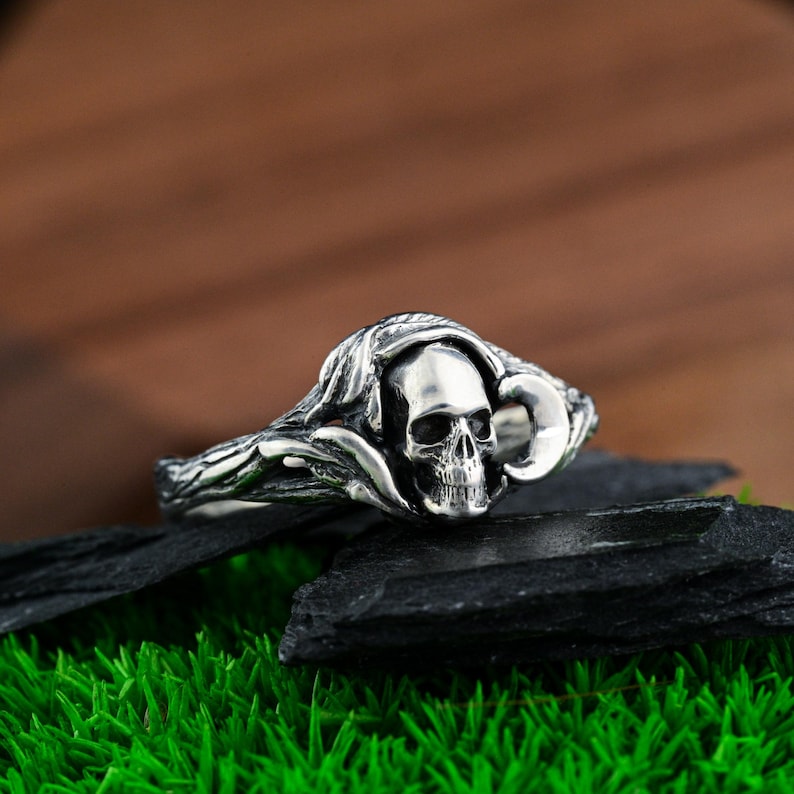 Skrloton Rings Small Skull and Scroll Ring, 925 Sterling Silver, Alternative Gothic ...