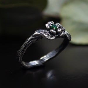 Small branch emerald engagement sterling silver ring, Dainty women&#39;s wedding ring, Promise emerald stone ring, Lady&#39;s unique tree bark ring