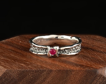 Oxidized Sterling Silver Ring – Hammered Band, Natural Ruby Gemstone, Vintage Style