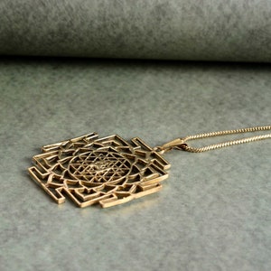 Sri Yantra King, Sri Yantra Necklace, Sri Yantra Pendant, Sri Yantra