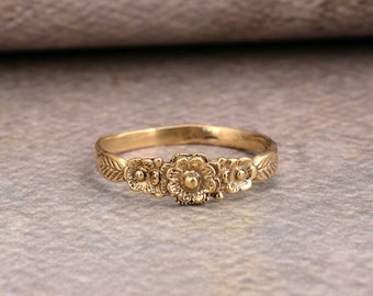 Floral brass ring, Gold Flower ring, Vintage ring, Handmade jewelry, Gift for her, Dainty ring, Boho ring, Women ring, Minimalist Ring