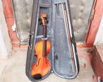 Vintage 1964 Violin Suzuki No.17 4/4 with Hard Case & Bow