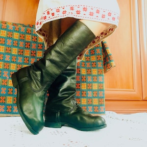 Ukrainian footwear for traditional dance and theater, black leather boots Ukrainian historical folk women&#39;s boots, boots to the knee