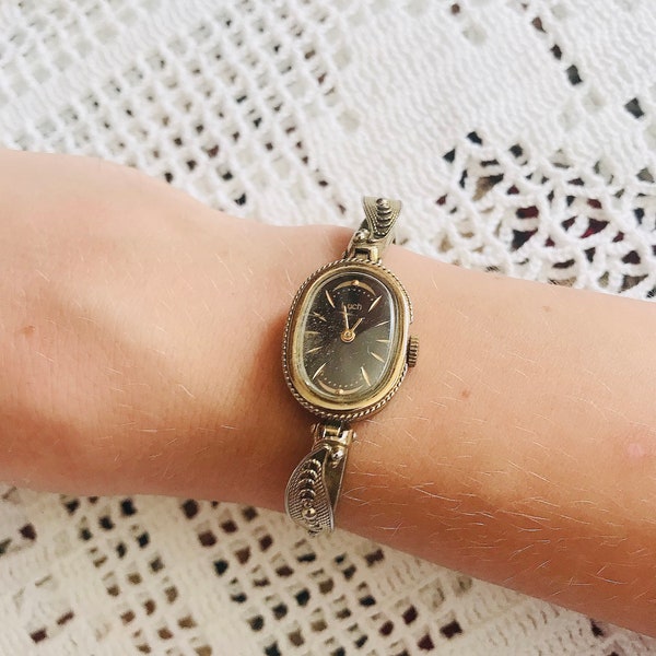 Vintage women's watches Luch mechanical, Women's watches, Luxury women's watches, Watches with a bracelet, Retro, Antique watches, Rare