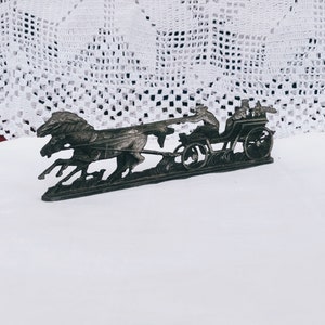 Paardenkoets, soldaten, collectie militair rijtuig, koets, machinegeweer. de USSR