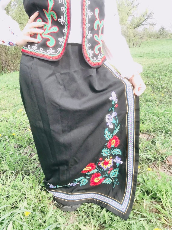 Ukrainian costume, Ukrainian embroidery, old Ukra… - image 5