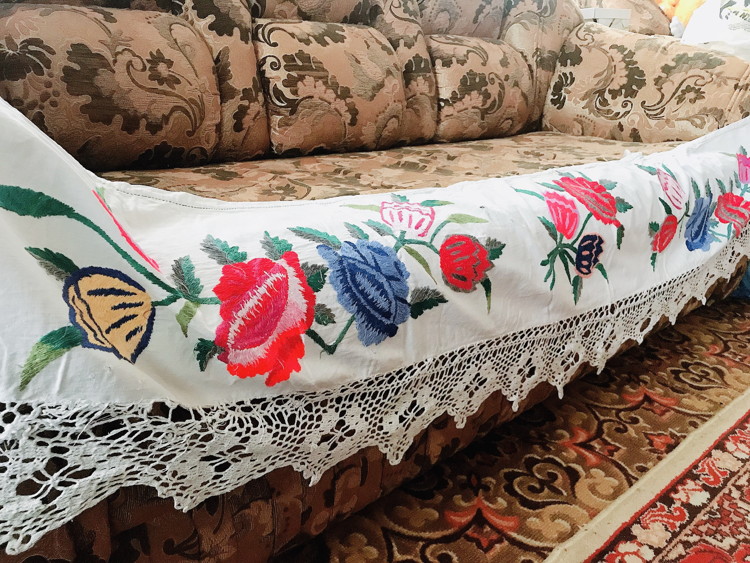 drap de lit ukrainien brodé à la main valance antique vintage roumain homespun tissu traditionnel folk mariage coton ancien linge lit