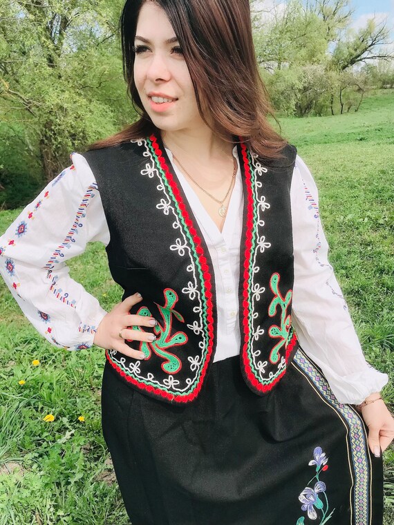 Ukrainian costume, Ukrainian embroidery, old Ukra… - image 4