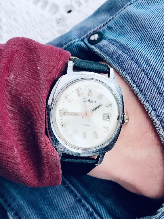Collectible men's watch SLAVA jewels with calendar made in USSR Mechanical watch Glory