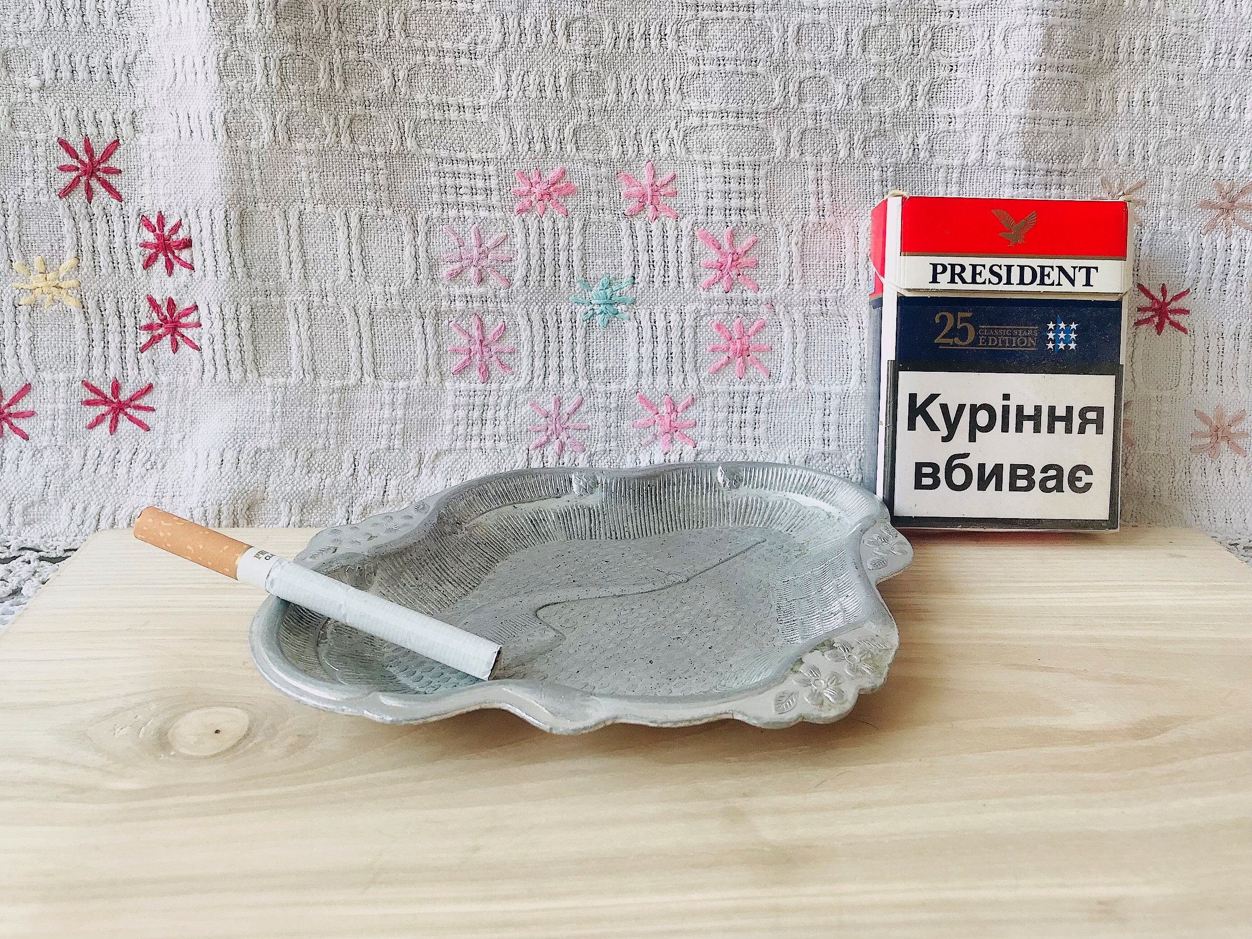 美しいビンテージのソビエトロシアの灰皿、ソ連の灰皿、タバコホルダー