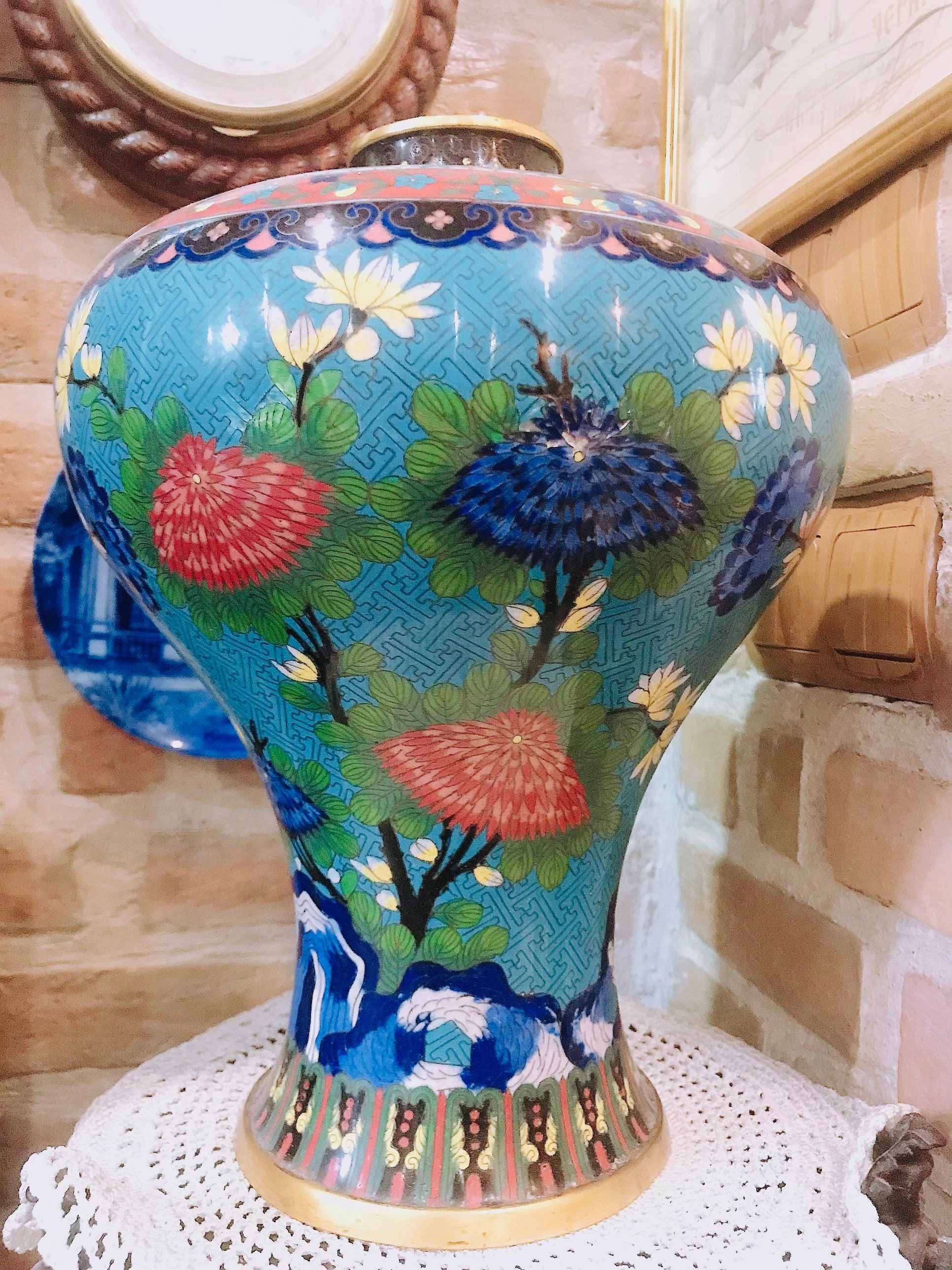大きめ 七宝焼 花瓶 中国 中国美術 七宝焼 琺瑯彩絵花瓶 高さ31cm 台付 美品 【公式通販】