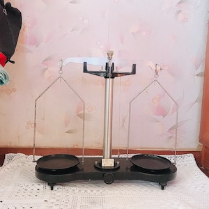 Vintage pharmacist, Set of weights for jewelry scales in a plastic box,Teresa,Vintage pharmacy scales,Antique weights,Accessories for scales